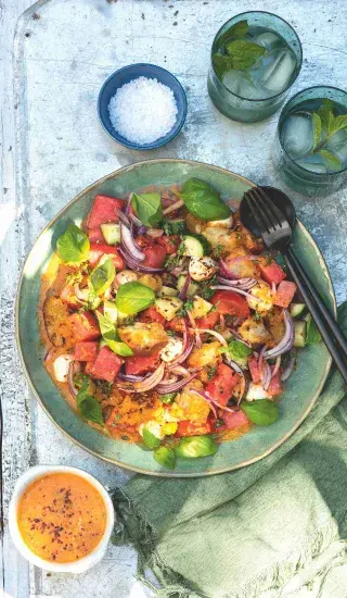 Salát panzanella s melounem