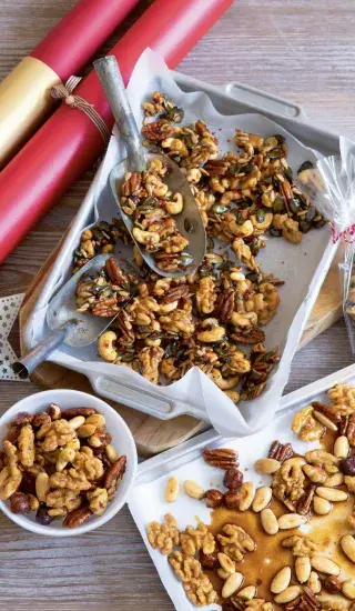 Sladké ořechy v karamelu se skořicí