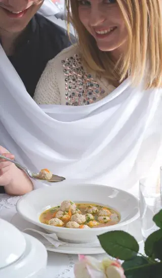 Slavnostní polévka s mandlovými knedlíčky