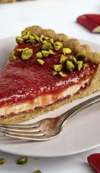 Koláč s rebarborou a tvarohem