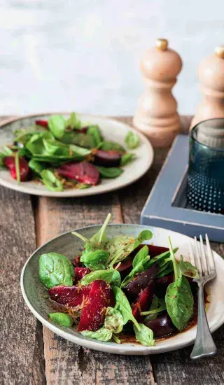 Špenátový salát s blumami