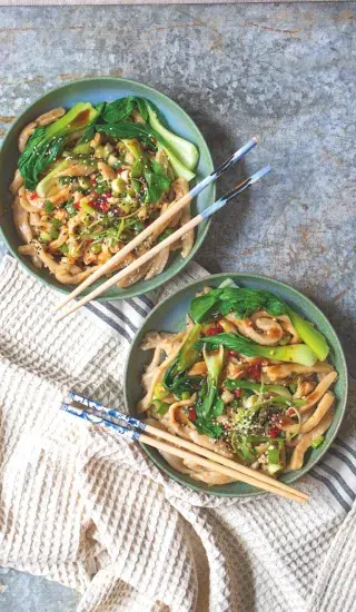 Stříhané těstoviny po asijsku