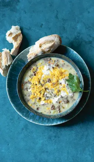 Sýrová bramboračka s mletým hovězím