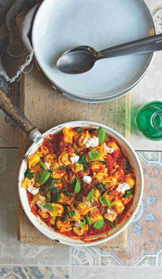 Sýrové tortellini v rajčatové omáčce