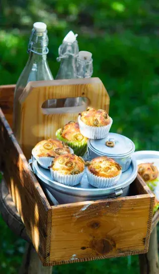 Sýrovo-olivové piknikové muffiny