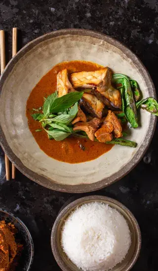 Veganské červené kari s houbami