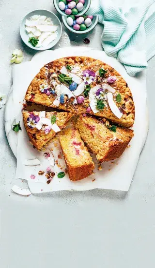 Velikonoční rebarborový koláč s kokosem a drobenkou