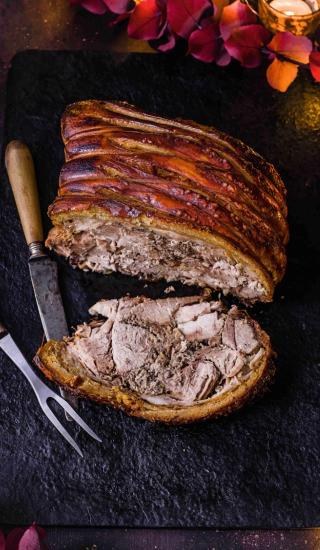 Vepřová plec s kořeněnou nádivkou