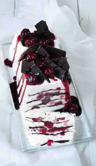 Višňová „viennetta“