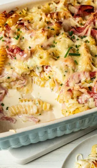 Zapečené těstoviny se šunkou a smetanovou omáčkou