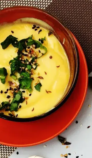 Krémová bramboračka s restovanou cuketou