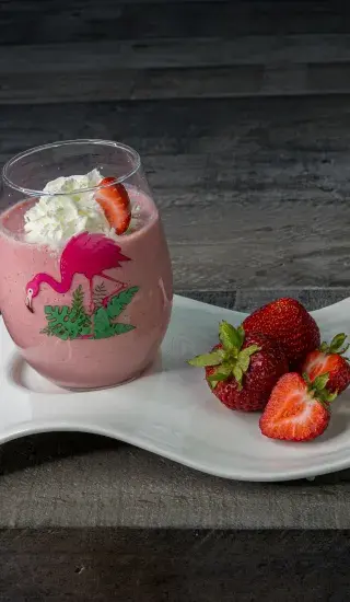 Jahodový pohár s tvarohem