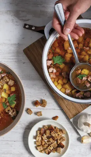 Vyprošťovací uzená česnečka s kroupami