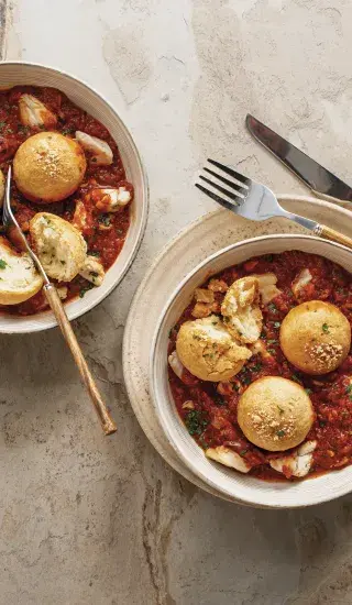 Kuře arrabbiata s parmazánovými knedlíčky