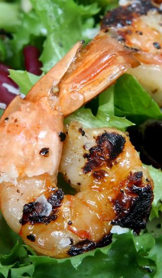 salat s krevetami