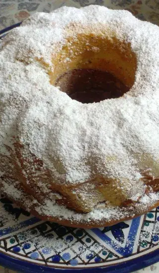 Hrnková bábovka s třtinovým cukrem