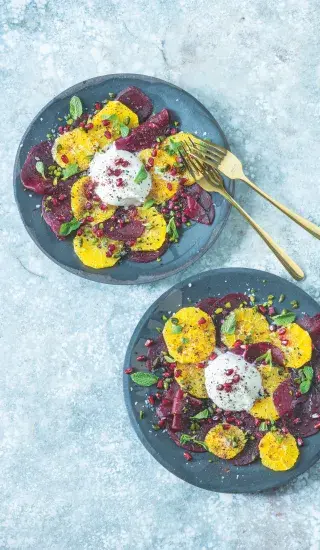 Burrata s pomeranči a červenou řepou