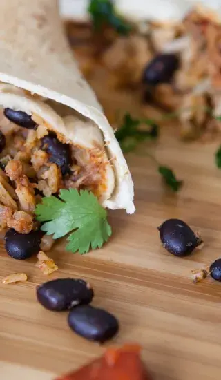 Kořeněné kuře v tortille