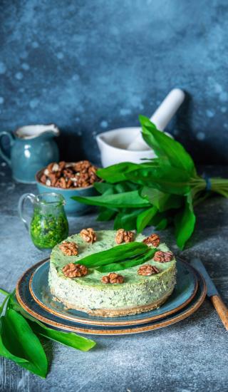 Slaný cheesecake s medvědím česnekem