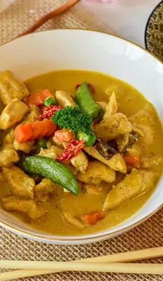 Kuře na paprice s kokosovým mlékem