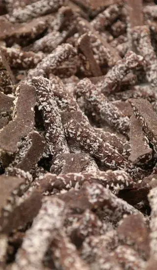 Kokosové tyčinky tlačené strojkem