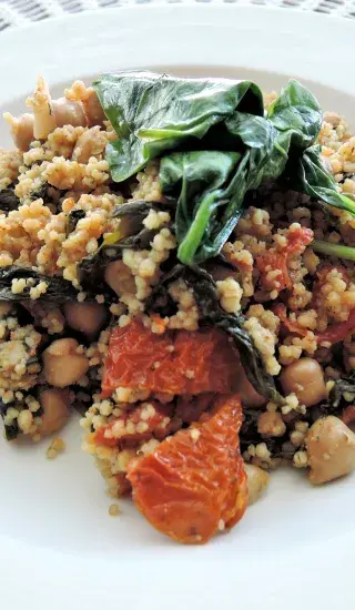 Kuskus s chorizem a cizrnou