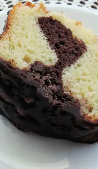 Bábovka se sušenými meruňkami