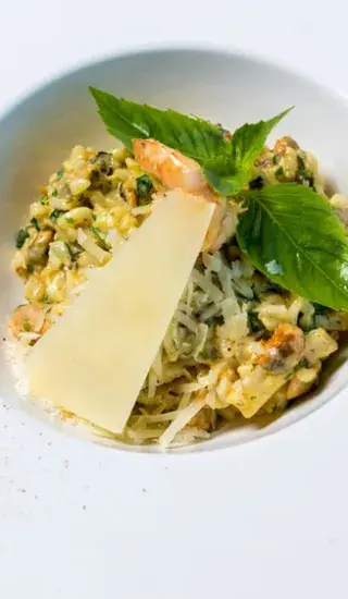 Čočkový salát s nakládanými okurkami