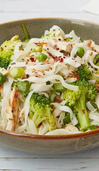 Těstoviny se slaninou a brokolicí