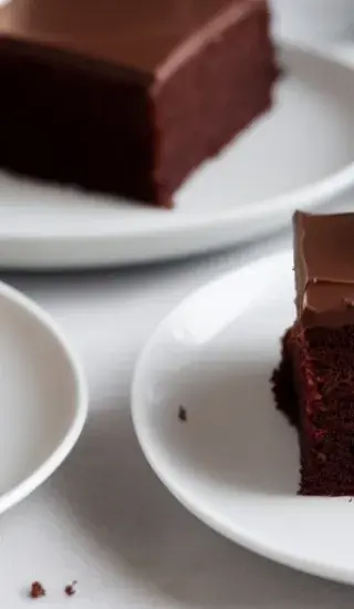 Banánové řezy s rybízovou marmeládou a kondenzovaným mlékem