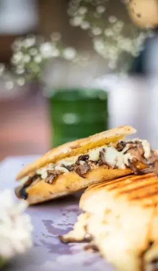 Zapečený houbový chlebíček