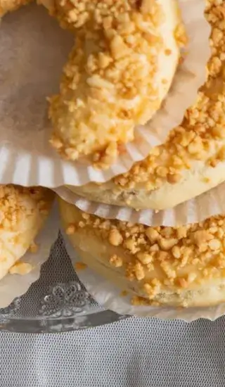 Plněné ořechové rohlíčky ze zakysané smetany