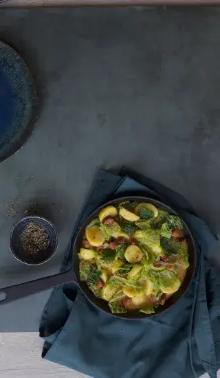 Kapusta s bramborami a klobáskou