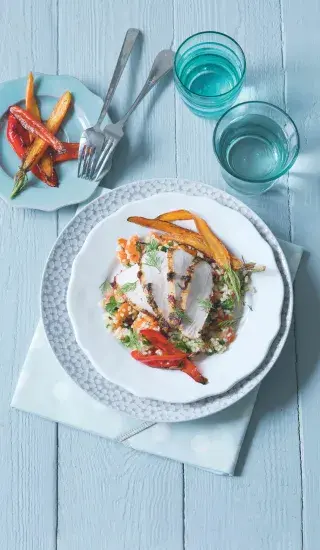 Pečená krůtí prsa s mrkví a bulgurovým salátem