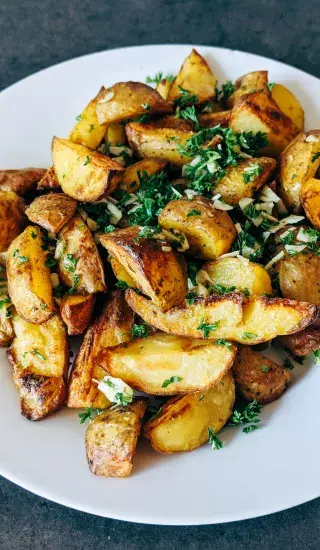 Gratinované brambory s cuketou