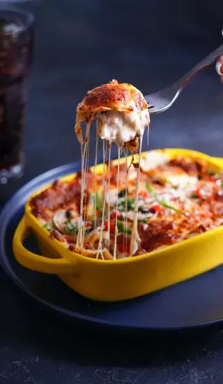 Lasagne se šunkou a olivami