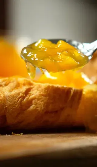 Meruňkový džem se skořicí a badyánem