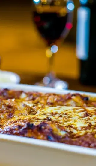 Lososové lasagně se špenátem a kozím sýrem