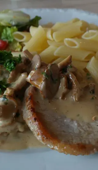 Vepřové plátky na houbách