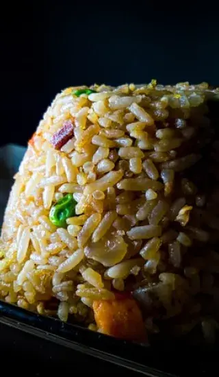 Orientální smažená rýže s vejcem