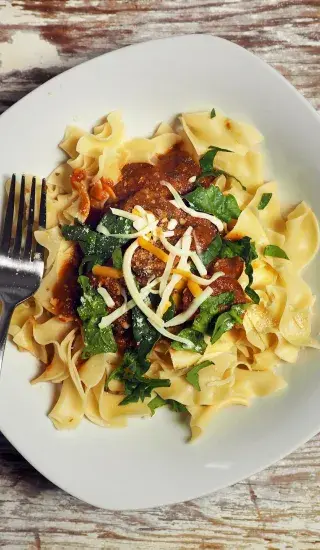 Špecle se špenátem a smetanou