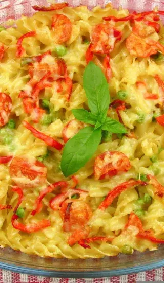 Zapečené špagety se třemi druhy sýra