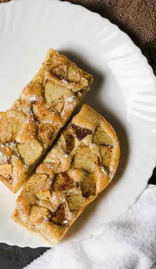 Jogurtovo-jablečný koláč