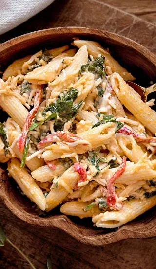 Kuřecí maso s testovinami