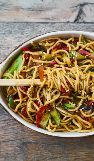 Nudle s křupavou zeleninou