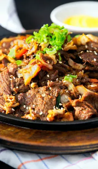 Hovězí nudličky v pikantní horčičné marinádě