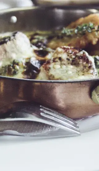 Zapečené plátky krkovice se smetanovými brambory