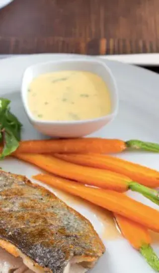 Pstruh na másle s karotkou