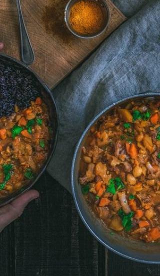 Čočková polévka s chilli a kokosovým mlékem