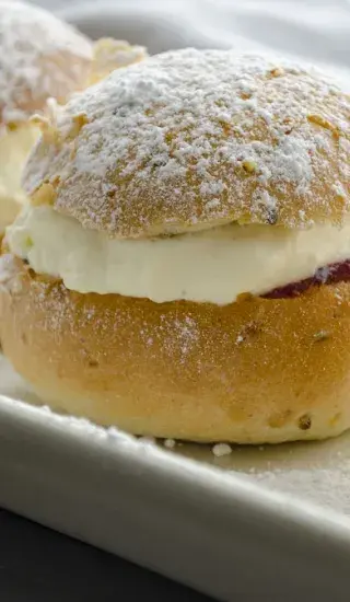 Bulky se zavařenými meruňkami